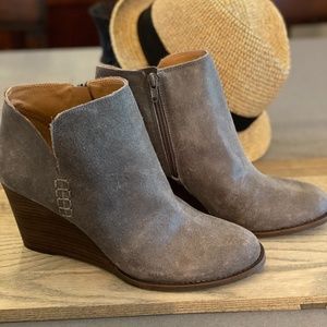 NWT LUCK BRAND Yimme Wedge Heel Ankle Boot